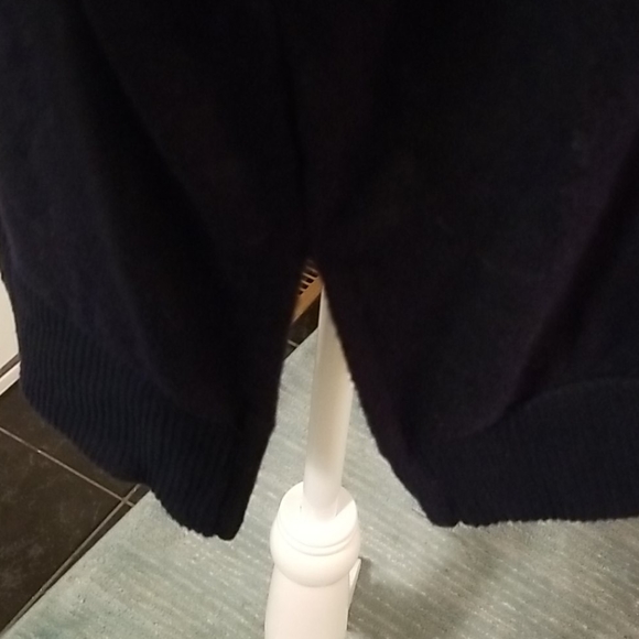 V Neck Sweater - Picture 3 of 3